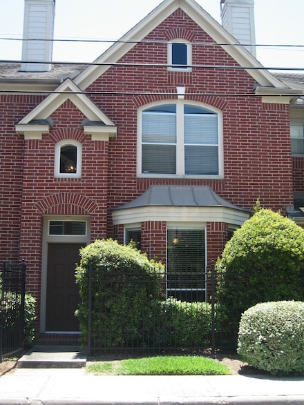 2104 Gillette St, Houston, TX 77006