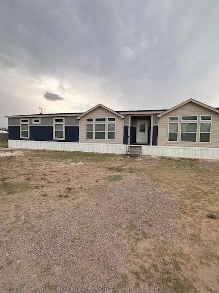 610 S Magnolia St, Kermit, TX 79745