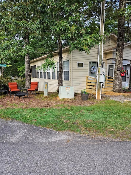 41 Cindy Pkwy, Cleveland, GA 30528