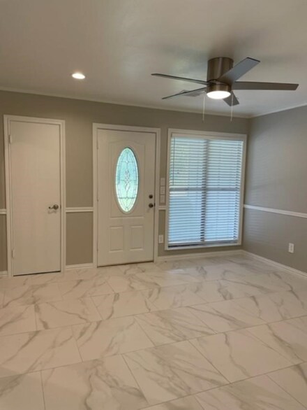 2255 Utica St, Beaumont, TX 77703