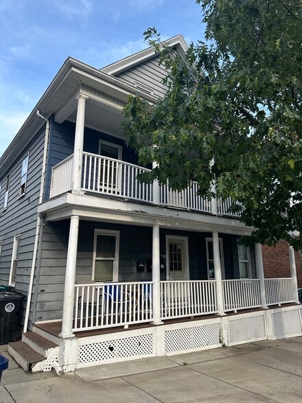 15 Salem St Unit 2, Salem, MA 01970
