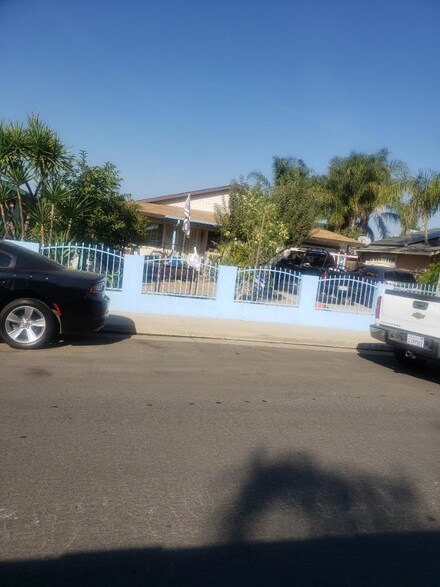 747 Rowland St, Richgrove, CA 93261