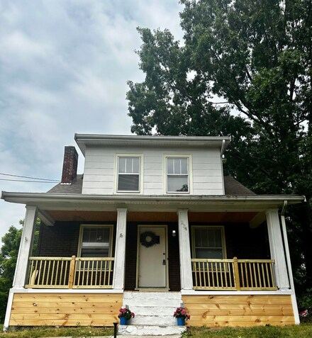 234 W Walnut St, Southgate, KY 41071
