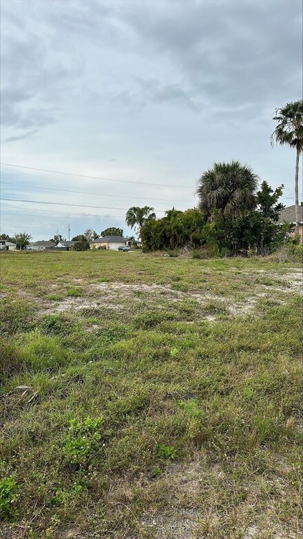 310 NW 5th St, Cape Coral, FL 33993