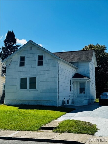 271 Church St, Lockport, NY 14094