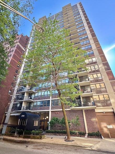 2740 N Pine Grove Ave Unit 9B, Chicago, IL 60614