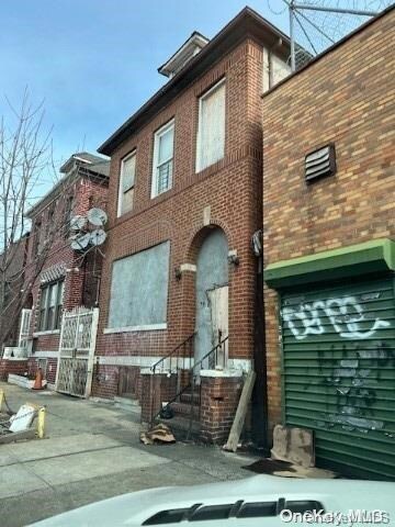 526 Barretto St, Bronx, NY 10474