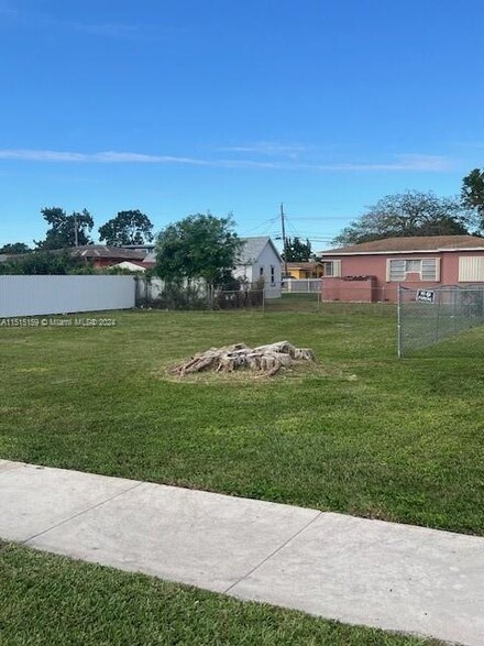 1285 NW 71st St, Miami, FL 33147