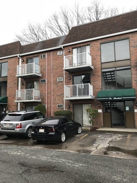 1186 Worcester Rd Unit 620, Framingham, MA 01702
