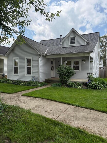 329 Miller Ave, Lancaster, OH 43130