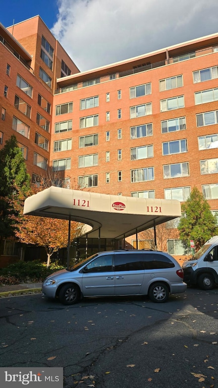 1121 Arlington Blvd Unit 801, Arlington, VA 22209