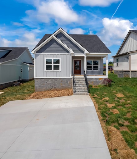 102 Sunset Dr, Trenton, GA 30752