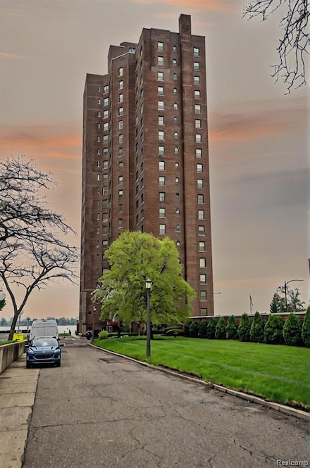 8162 E Jefferson Ave Unit 16A, Detroit, MI 48214