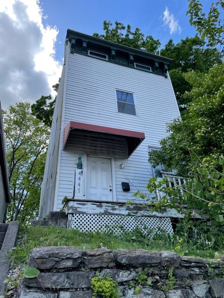 4447 Colerain Ave, Cincinnati, OH 45223