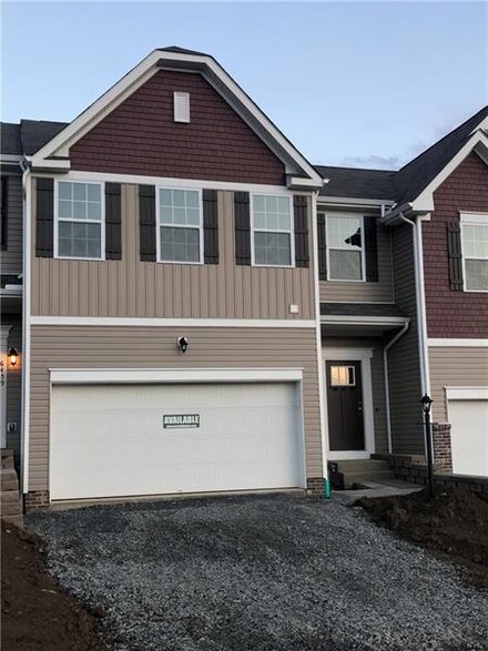 6461 Lindsey Ln, Export, PA 15632