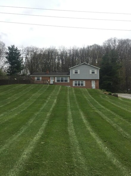 4099 Chapman Rd, Max Meadows, VA 24360