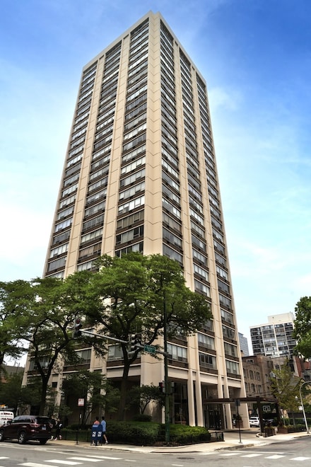 70 W Burton Place Unit 2404F, Chicago, IL 60610