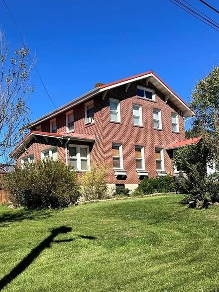 1020 James St, Bluefield, WV 24701