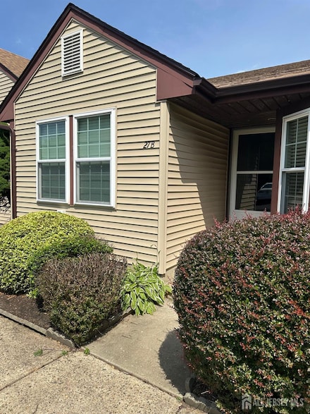 27 Benjamin Franklin Dr Unit B, Monroe Township, NJ 08831
