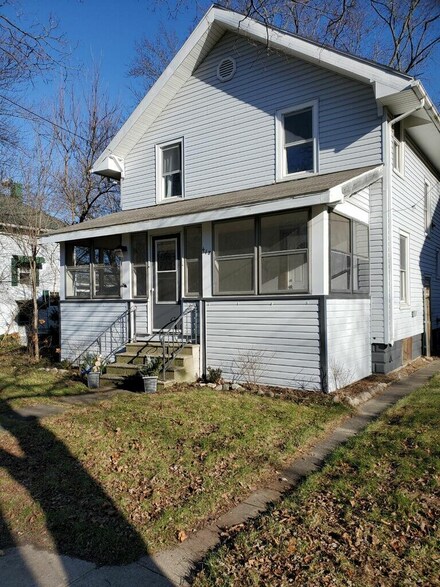 418 N Clark St, Centreville, MI 49032