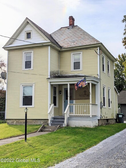 114 S Crystal St, Mechanicville, NY 12118