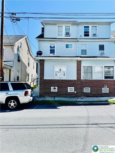 123 4th St, Slatington, PA 18080