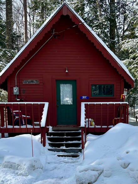 1017 Spurline Rd, Carrabassett Valley, ME 04947