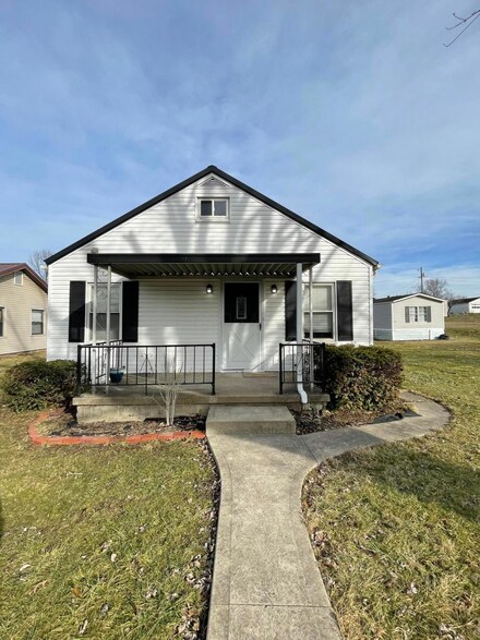 630 W Broadway St, New Lexington, OH 43764
