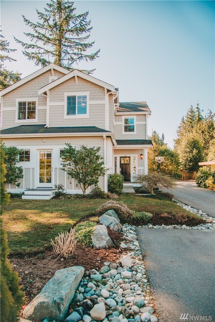 539 N 200th St, Shoreline, WA 98133