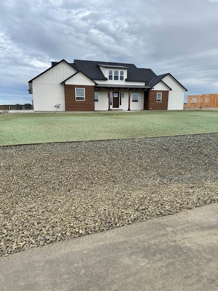 7007 Grange St, Kennewick, WA 99338