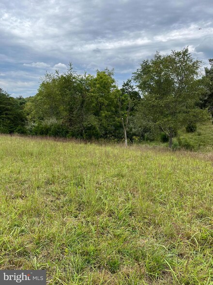 3 Bowers Rd, Kearneysville, WV 25430