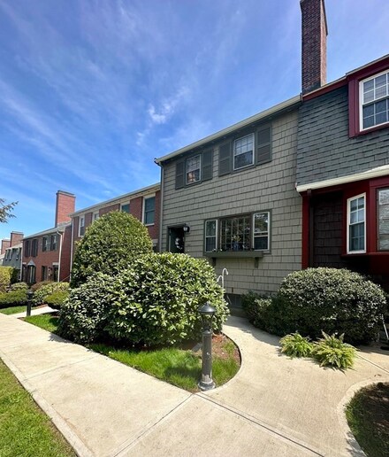 3 Hawser Ln Unit 3, Swampscott, MA 01907