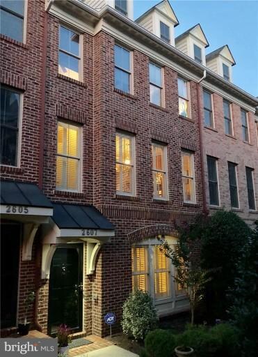 2607 S Kenmore Ct, Arlington, VA 22206