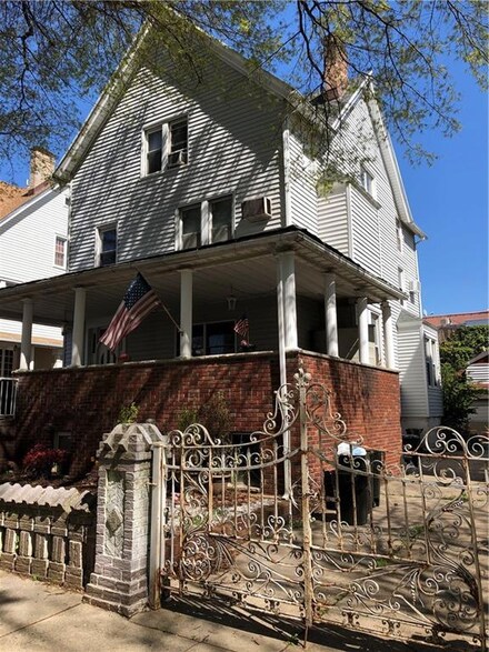 63 Bay 17th St, Brooklyn, NY 11214