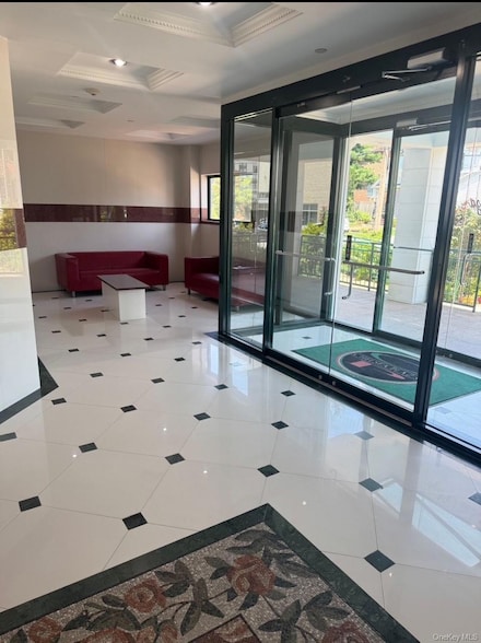 4 Chelsea Place Unit 3A, Great Neck, NY 11021