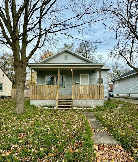 1074 W Laketon Ave, Muskegon, MI 49441