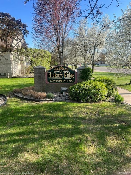 57 Hickory Ct Unit 57, Dearborn Heights, MI 48127