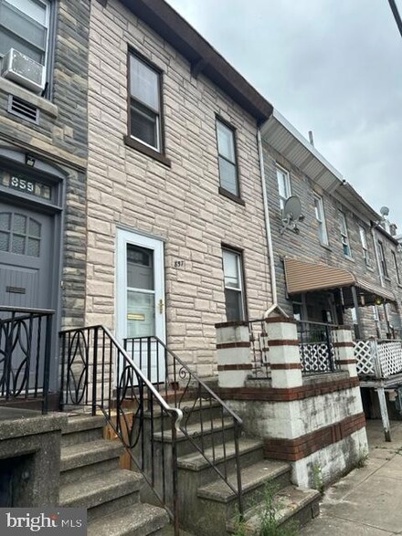 857 N 8th St, Reading, PA 19604