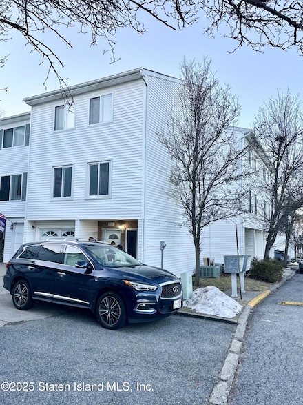 366 Aspen Knolls Way, Staten Island, NY 10312
