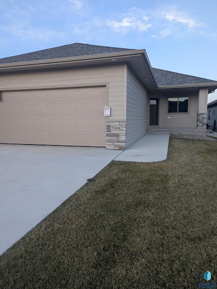 7504 W Flowerfields Place, Sioux Falls, SD 57106