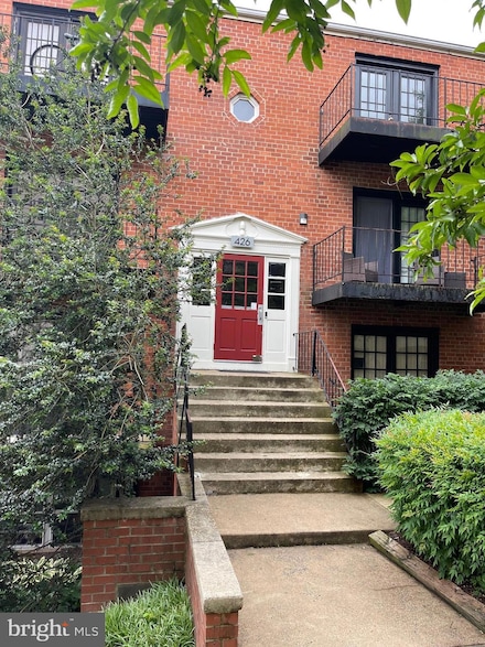 426 N Armistead St Unit 304, Alexandria, VA 22312