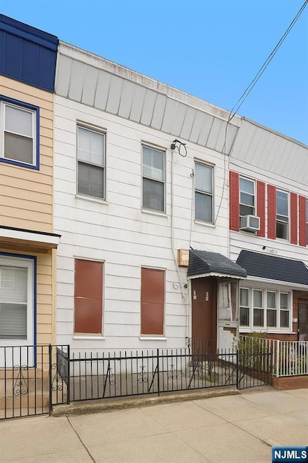 119 Paterson St, Jersey City, NJ 07307