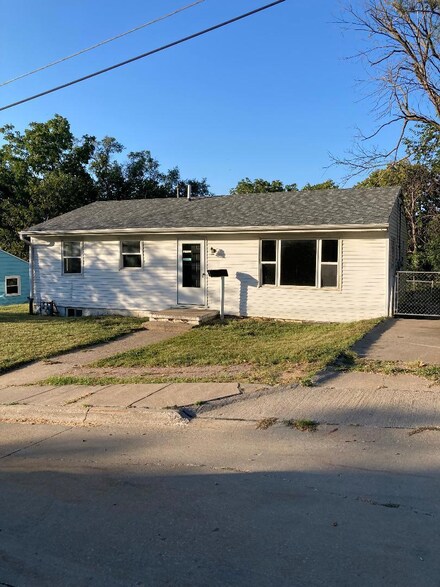 222 Highland Dr, Council Bluffs, IA 51503