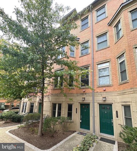 2209 12th Ct N, Arlington, VA 22201