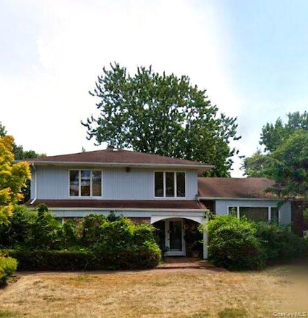 29 Bayberry Rd, Lawrence, NY 11559