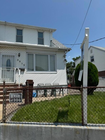 98-15 Albert Rd, Jamaica, NY 11417