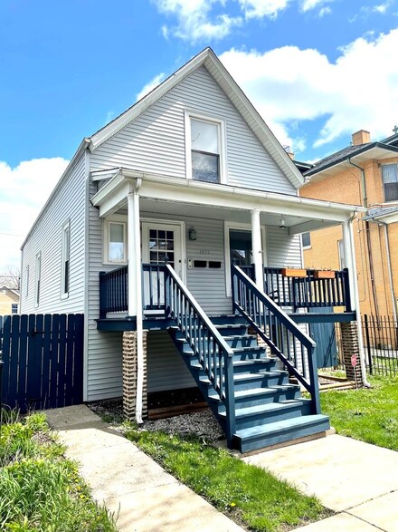 1925 N Kedvale Ave, Chicago, IL 60639