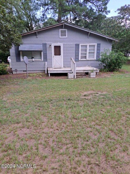 829 Shaws Pond Rd, Four Oaks, NC 27524