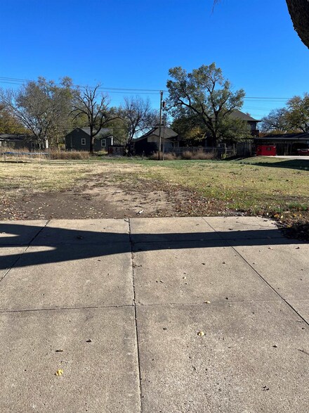 657 S 3rd St, Salina, KS 67401