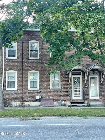 154 Columbia St, Adams, MA 01220